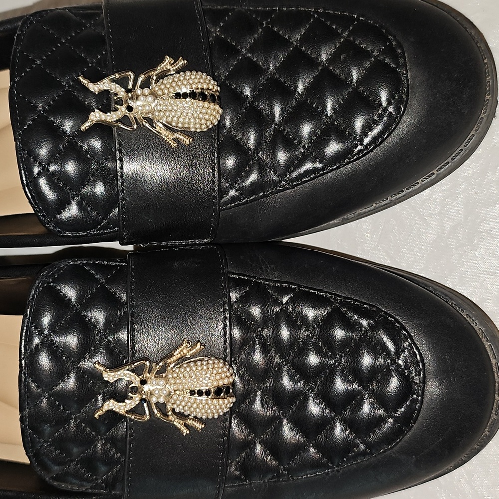 gianni bini Women's 9.5M Black Loafers with Beetle Embellishment Used - Picture 5 of 15